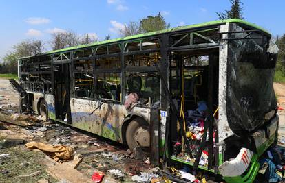 Najmanje 126 mrtvih u napadu na autobusni konvoj kod Alepa