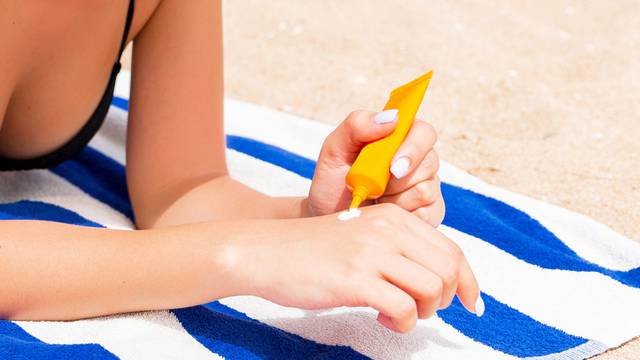 Razbijanje mitova o kremi za sunčanje: 'Bazni ten' ne štiti...