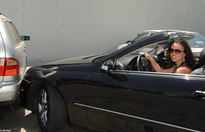 Britney Spears se 'parkirala' u Mercedes