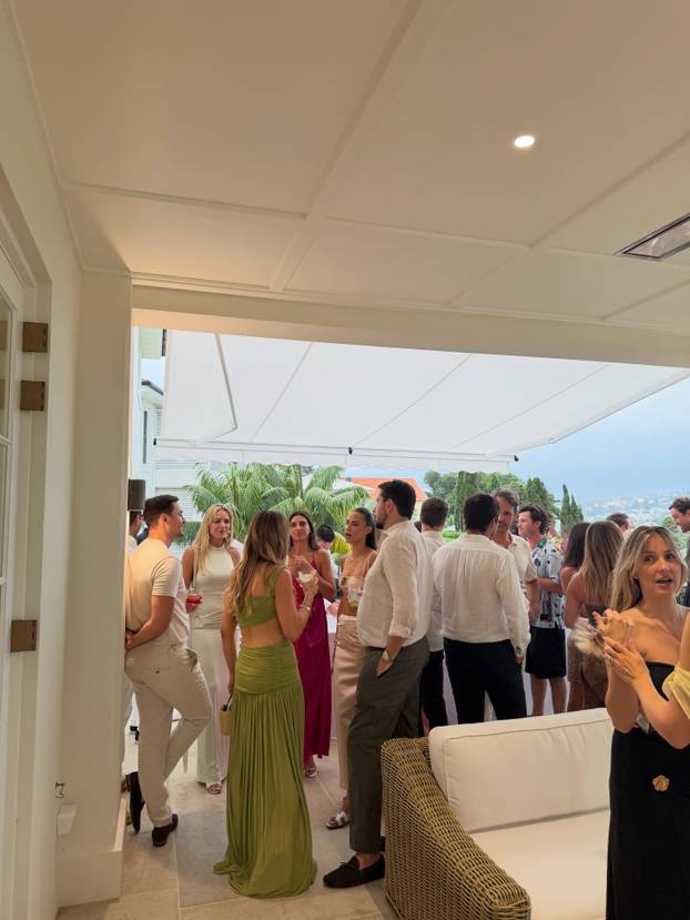 FOTO Ima svoj brend kupaćih, a kad vidite njezino savršeno tijelo, bit će vam sve jasno