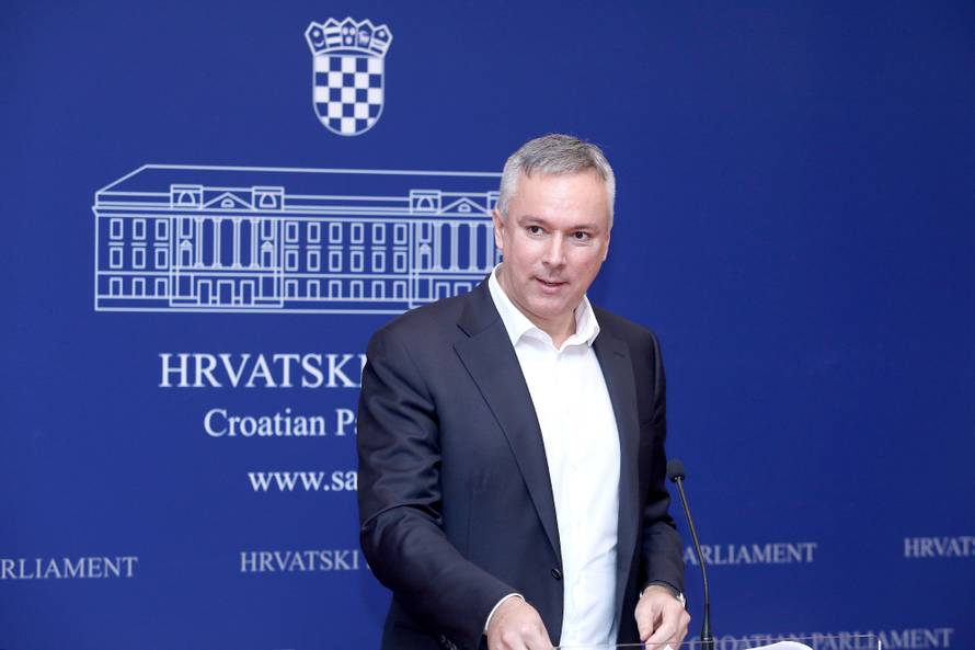 Zagreb: Darinko Kosor odrÅ¾ao konferenciju za medije o ovrÅ¡nom zakonu