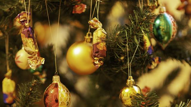 Hrvatska radijska postaja Gold XMas koja pušta samo božićne pjesme je počela s emitiranjem