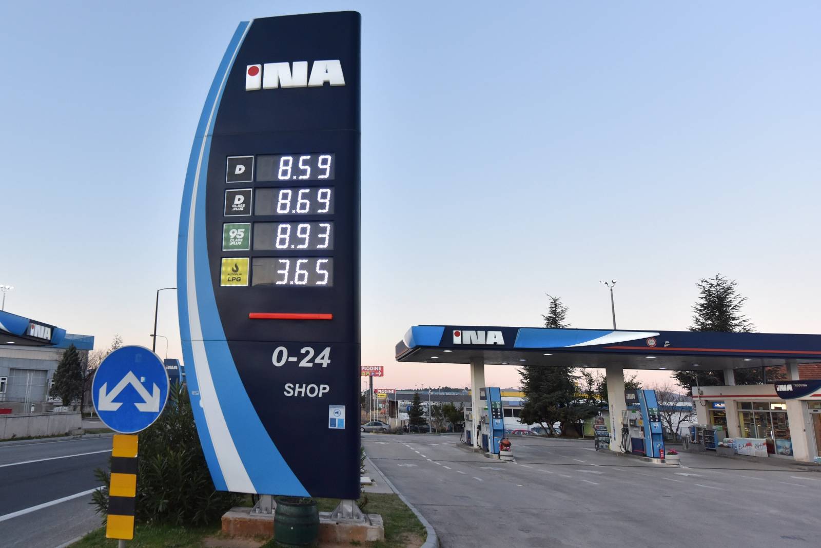 Od ponoci drastičan pad cijena naftnih derivata na benzinskim postajama širom Hrvatske