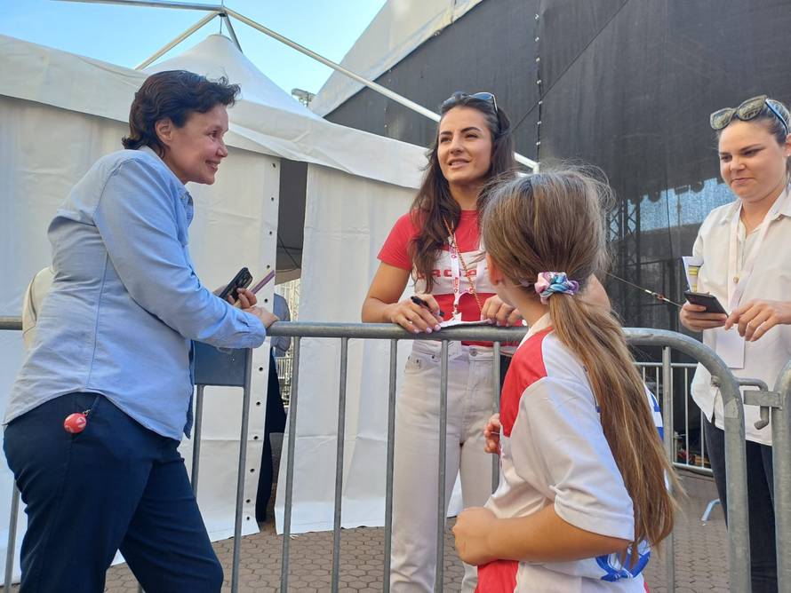 VIDEO Doček olimpijaca na Trgu bana Jelačića: Pariške junake je pozdravilo nekoliko stotina ljudi