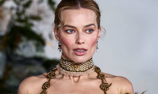 FOTO Margot Robbie u korzetu i prozirnoj haljini pokazala noge