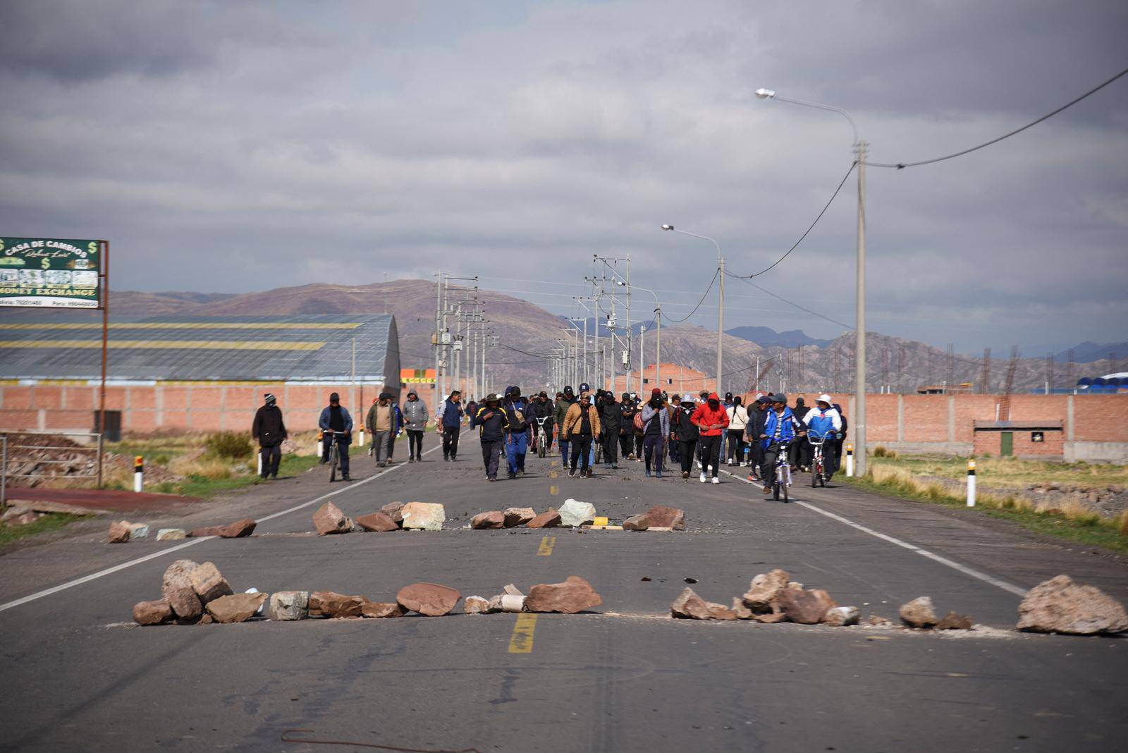 Peruvians block the border with Bolivia to protest the ongoing political crisis