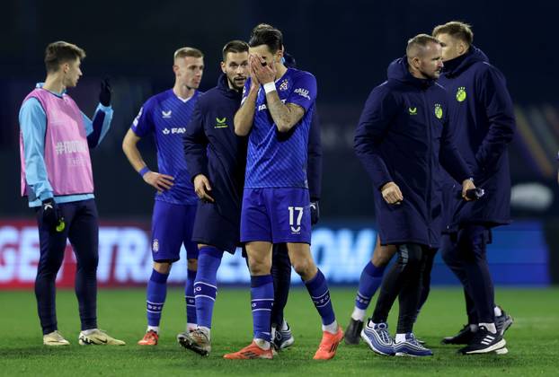 Igrači Dinama pozdravili navijače nakon utakmice protiv Celtica u Ligi prvaka