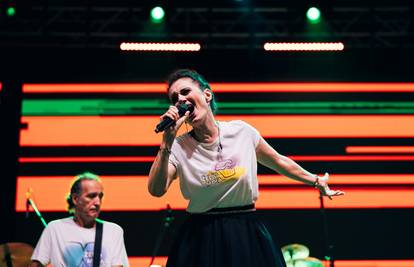 Doris Dragović oduševila sve sa svojom modnom kombinacijom: Evo što je glazbenica nosila...