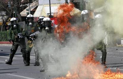 Grčka: Potukli se radnici u štrajku, policija i anarhisti