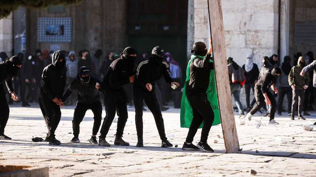 Sukobi u kompleksu džamije Al-Akse, ozlijeđeno 152 Palestinaca