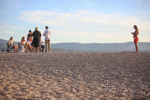 Bol: Par iz Njemačke odlučio se vjenčati na plaži Zlatni rat