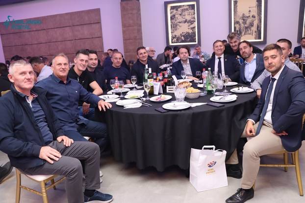 FOTO Dinamo održao Plavu noć u Hercegovini, Bobanu ovacije: 'Ne trebam vam ja da ga volite'