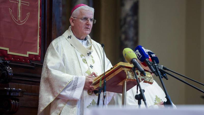 Nadbiskup Mate Uzinić: 'Vjera koja se koristi protiv čovjeka prestaje biti kršćanska'