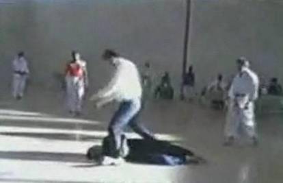 Majstor karatea pomogao učeniku da pobijedi u meču