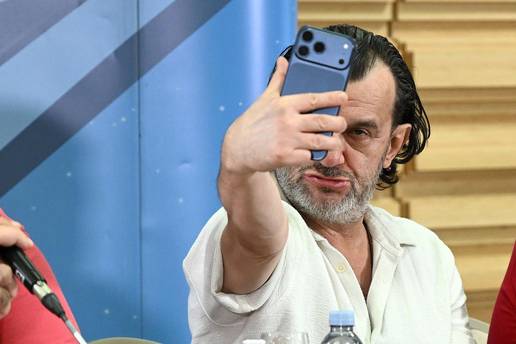 FOTO Pogledajte izraze lica Ace Lukasa kada su zapjevali Hrvati