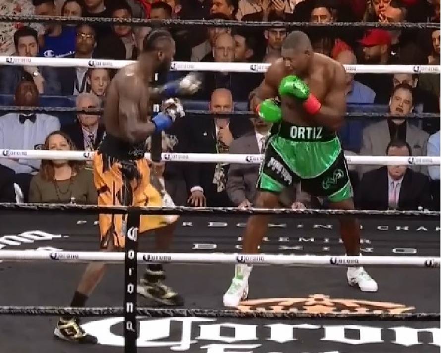 Šampion jedva preživio Ortiza! 'King Kong' je pao u 10. rundi