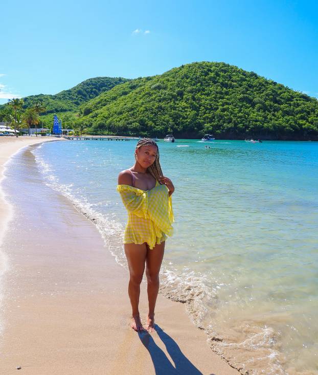 FOTO Japanka navukla badić i tangice nakon naporne sezone: 'Ja jednostavno pripadam plaži'