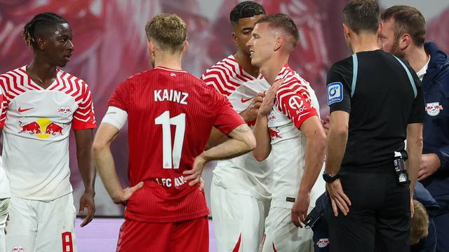 Dani Olmo se teško ozlijedio tek što je ušao u susretu RB Leipziga s Koelnom