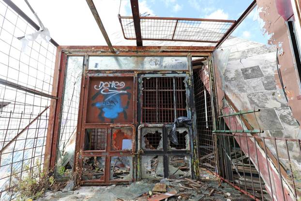 Pula: Propadanje pulske ljepotice Piramide