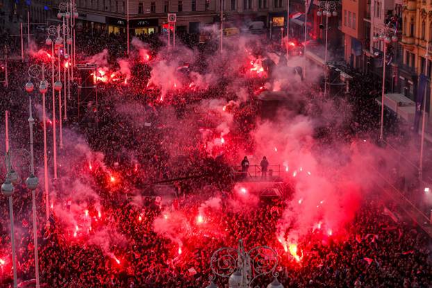 Zagreb: Bakljada na svečanom dočeku hrvatske rukometne reprezentacije