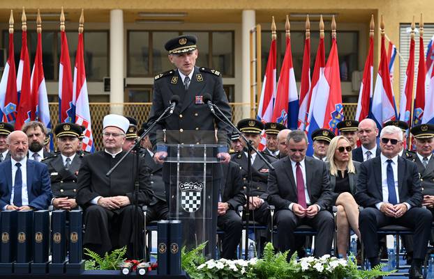 Zagreb: Svečana promocija polaznika vojnih izobrazbi Hrvatskog vojnog učilišta "dr. Franjo Tuđman"