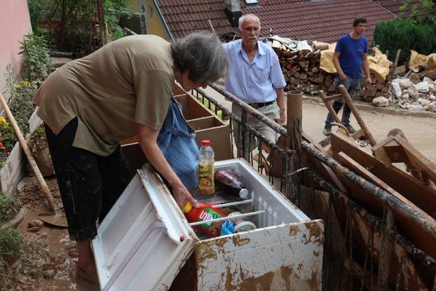 Slovenija: Odron zatrpao kuće u Kokri