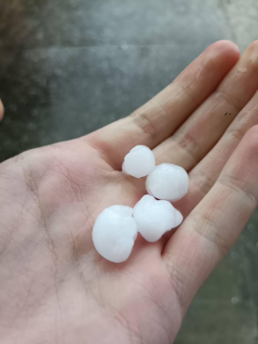 VIDEO Tuča je poharala dijelove Hrvatske: 'Led je uništio povrće, kukuruz, pšenicu. Velika šteta'