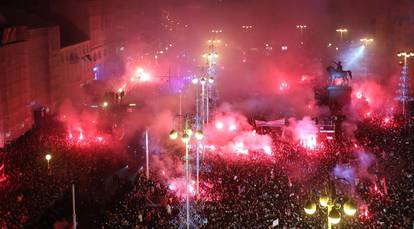 FOTO Majko mila, kakva ludnica na Trgu! Pa tu je pola Hrvatske! Pogledajte doček 'vatrenima'