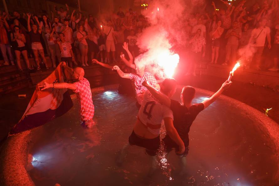 Zagreb: Slavlje na trgu nakon gola Hrvatske 