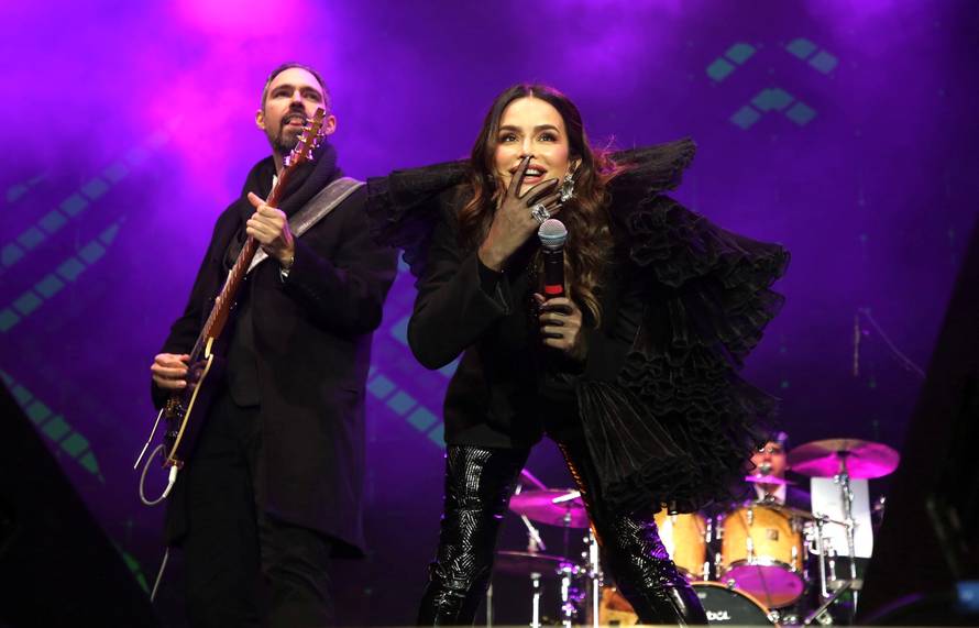 Severina je u raskošnom outfitu dočekala 2024.: 'Sretna sam jer sam ovdje zajedno sa sinom...'