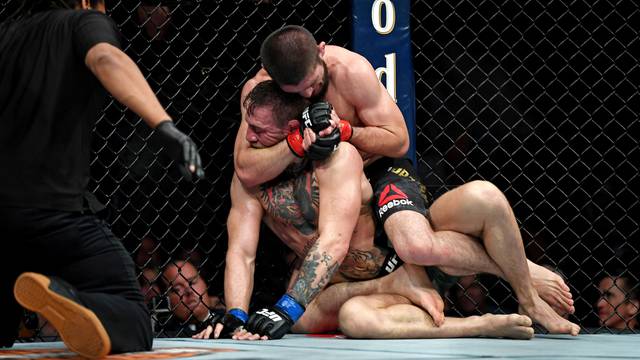 UFC časti: Pogledajte najveću borbu ikad i kaos poslije svega