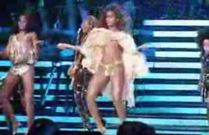 Beyonce pokazala grudi na koncertu u Torontu