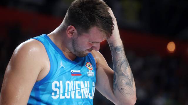 Košarkaši Slovenije svladali su Hrvatsku 94:88 u pripremnoj utakmici za Eurobasket