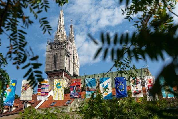 Čak 260 umjetničkih zastavica vijori se središtem Zagreba