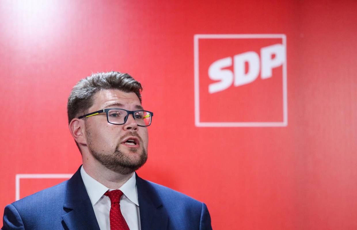 Grbin se ispričao biračima: 'Niz godina vas nismo slušali, SDP je shvatio poruku i mijenjat će se'