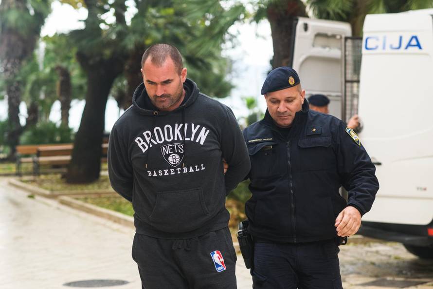 Zadar: Privođenje osumnjičenog za krijumčarenje oružja
