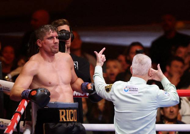 Oleksandr Usyk v Rico Verhoeven - WBC Heavyweight Title