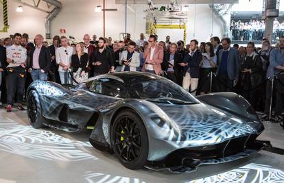 Nova igračka za Bonda: Aston Martin otkrio F1 bolid za cestu