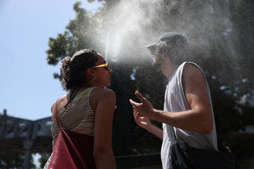 Heatwave hits France