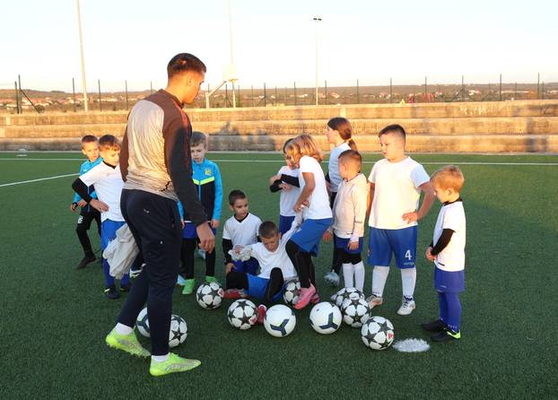 Škabrnja: Škola nogometa