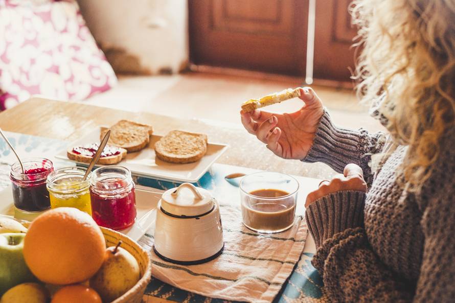 Tri navike koje će vam pomoći da prestanete s odgađanjem alarma svakih pet minuta