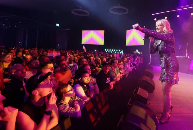 Malmo: Tajči nastupila u popularnom gradskom klubu u haljini u kojoj je nastupila na Euroviziji prije 34 godine