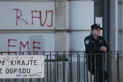 FOTO Policija okupirala centar Zagreba uoči susreta 'vatrenih'