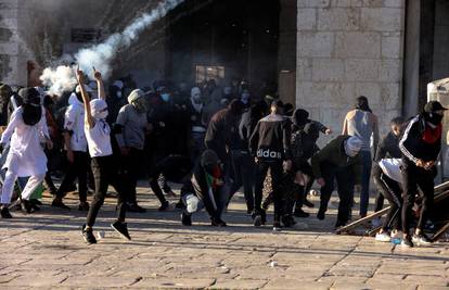 U sukobima s izraelskim snagama ubijena četiri Palestinca: Bacala se kamenja