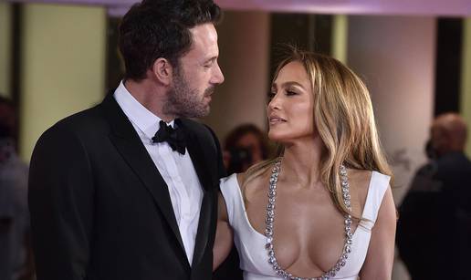 Zaručili se J. Lo i Ben Affleck: Na ruci joj zasjao veliki dijamant