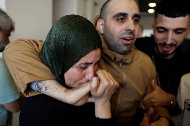 Hostages-prisoners swap deal between Hamas and Israel