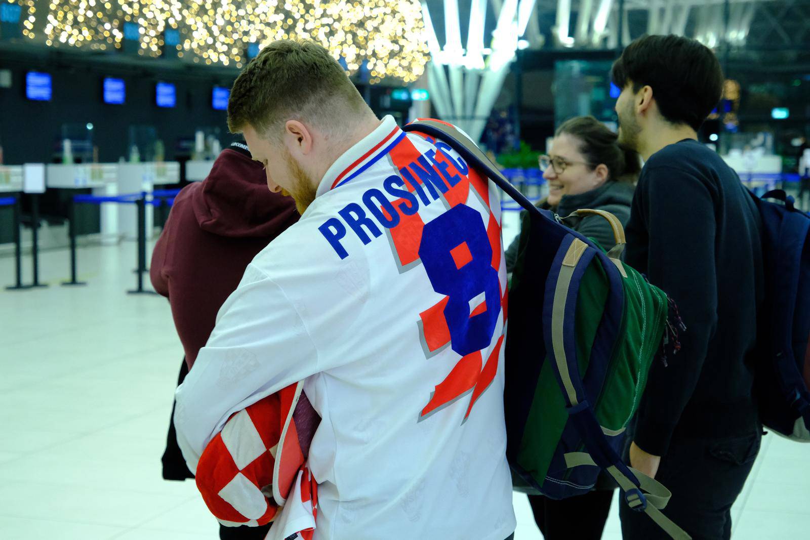 Hrvatski navijači s Plesa kreću prema Dohi dati podršku hrvatskoj nogometnoj reprezentaciji
