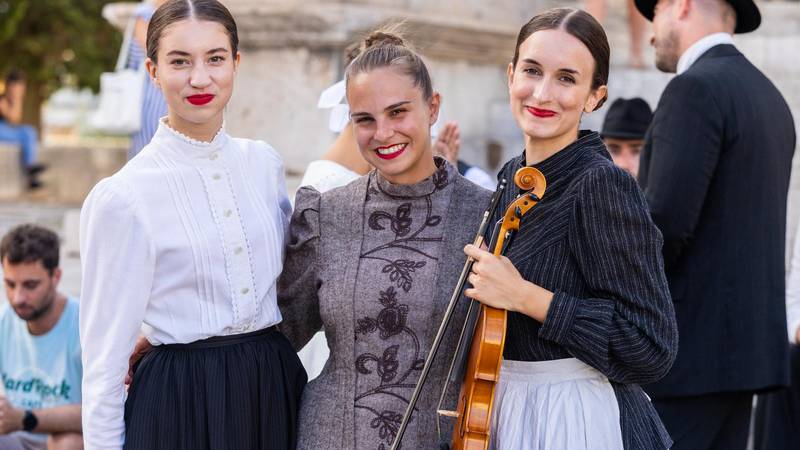 FOTO Počeo festival Slovenija u Puli. Stiže više od 400 izvođača