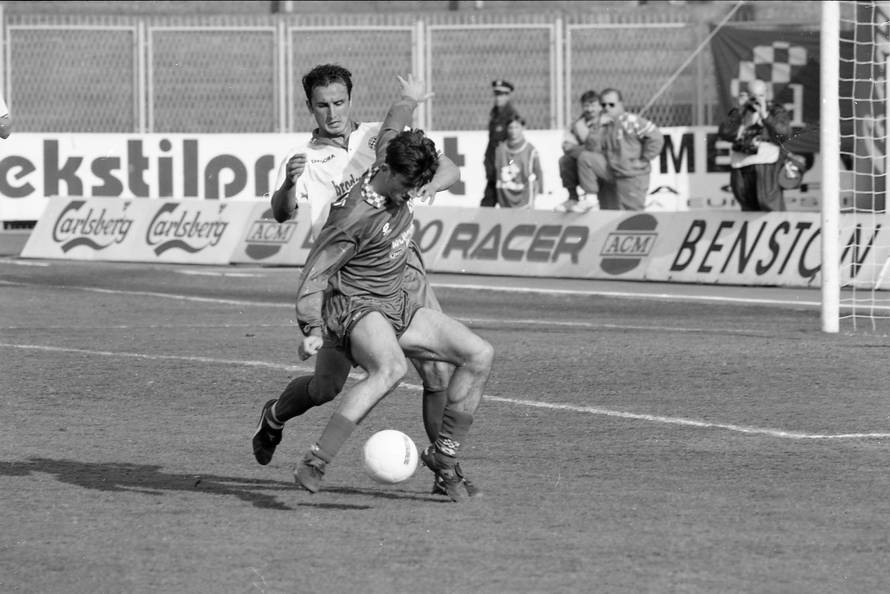 Zagreb: NK Croatia i HNK Hajduk na stadionu u Maksimiru, 24.03.1996.