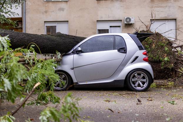 Olujno nevrijeme poharalo Mostar 